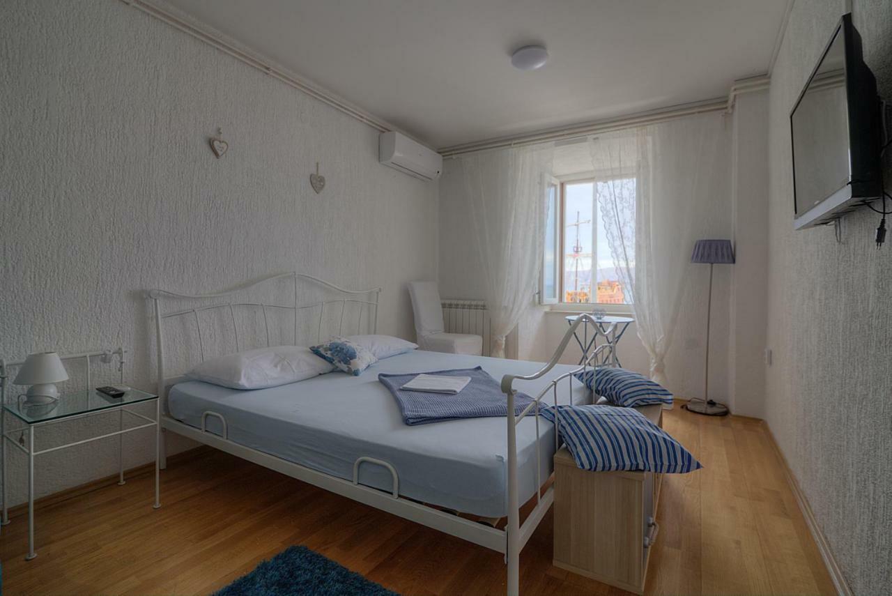 סנג' Apartments & Rooms Josephine מראה חיצוני תמונה