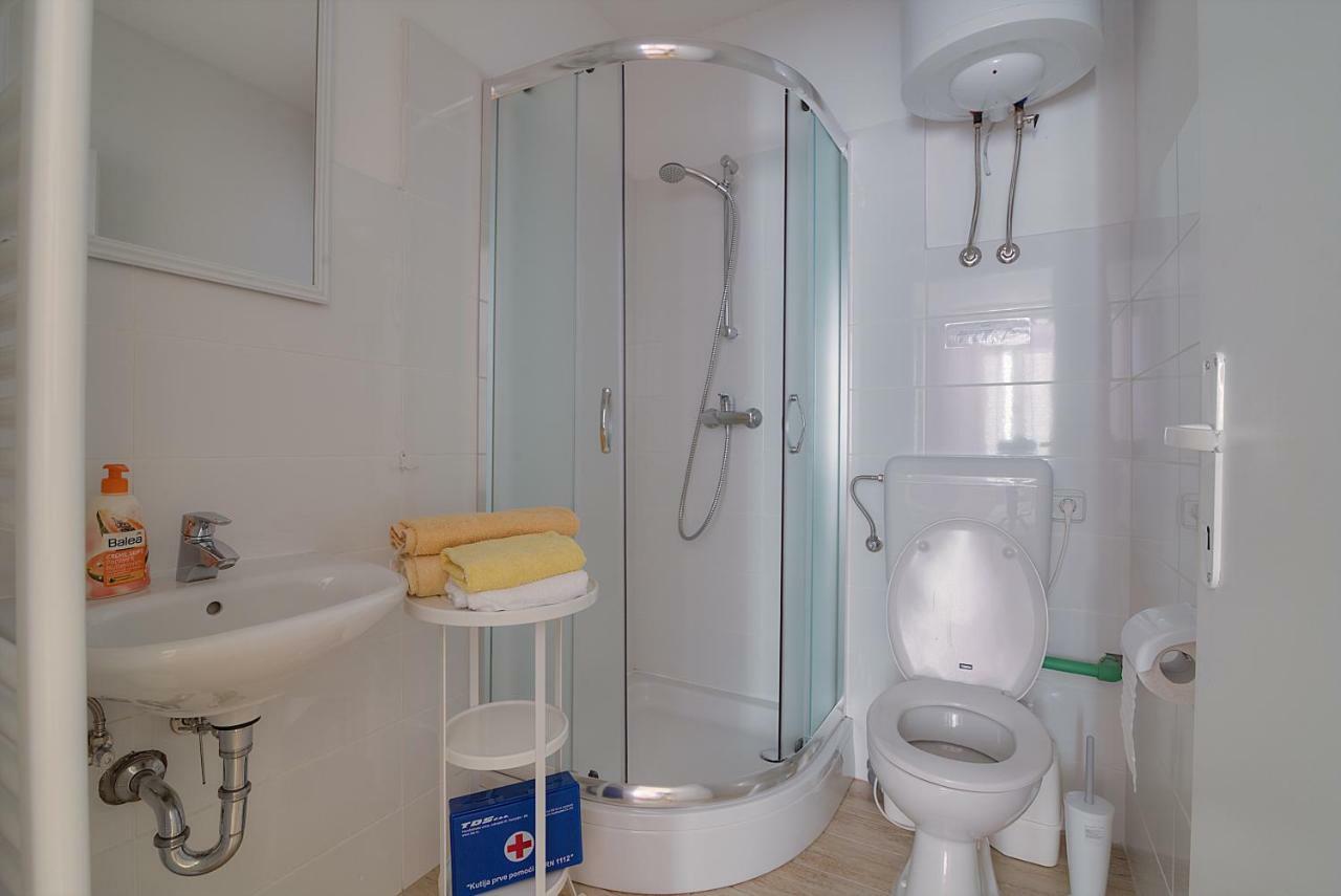 סנג' Apartments & Rooms Josephine מראה חיצוני תמונה