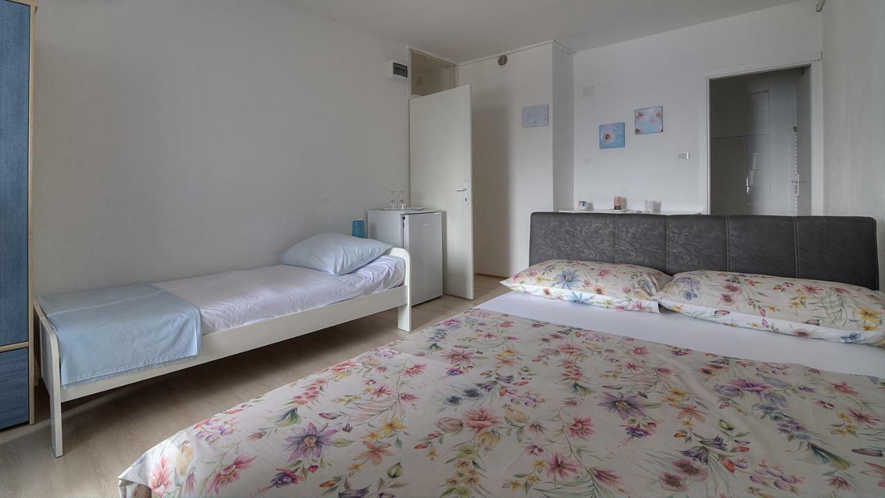 סנג' Apartments & Rooms Josephine מראה חיצוני תמונה