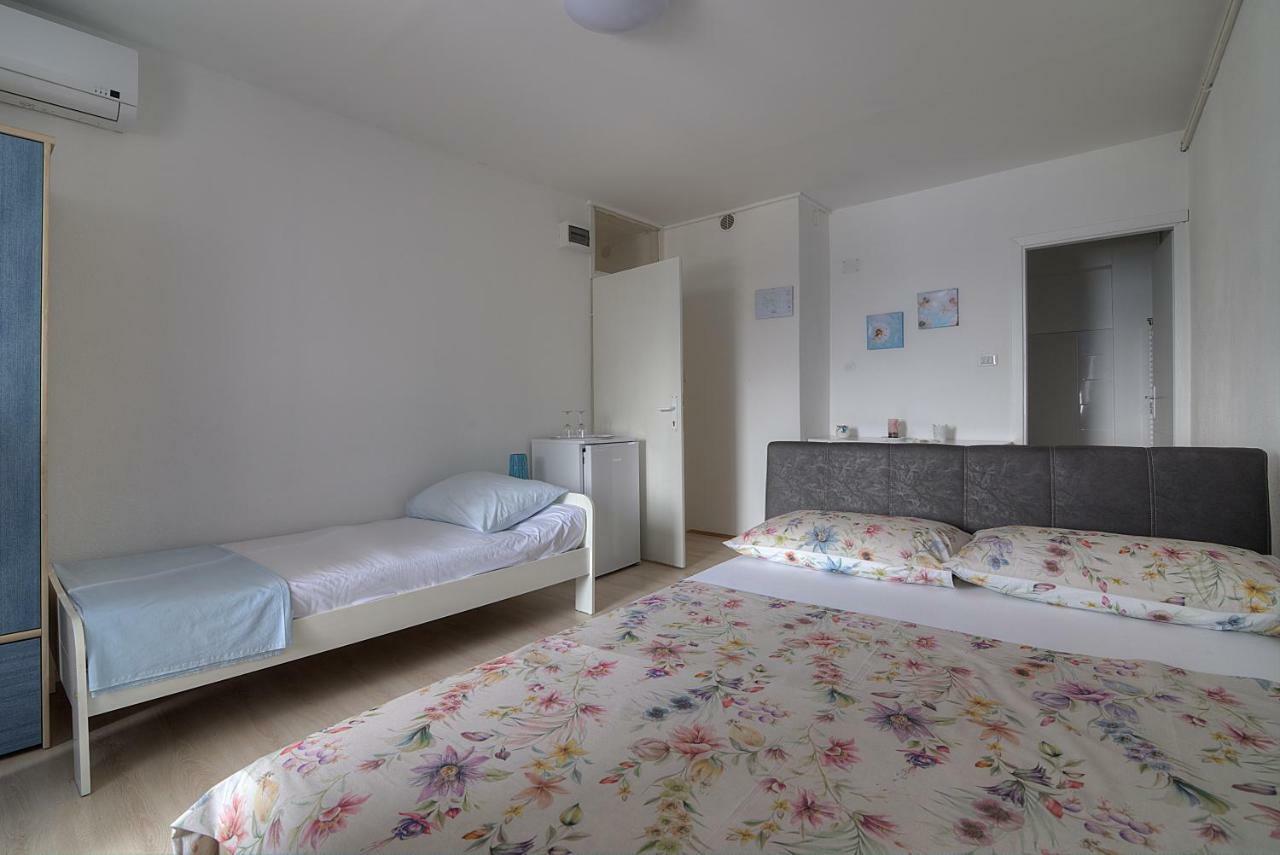 סנג' Apartments & Rooms Josephine מראה חיצוני תמונה